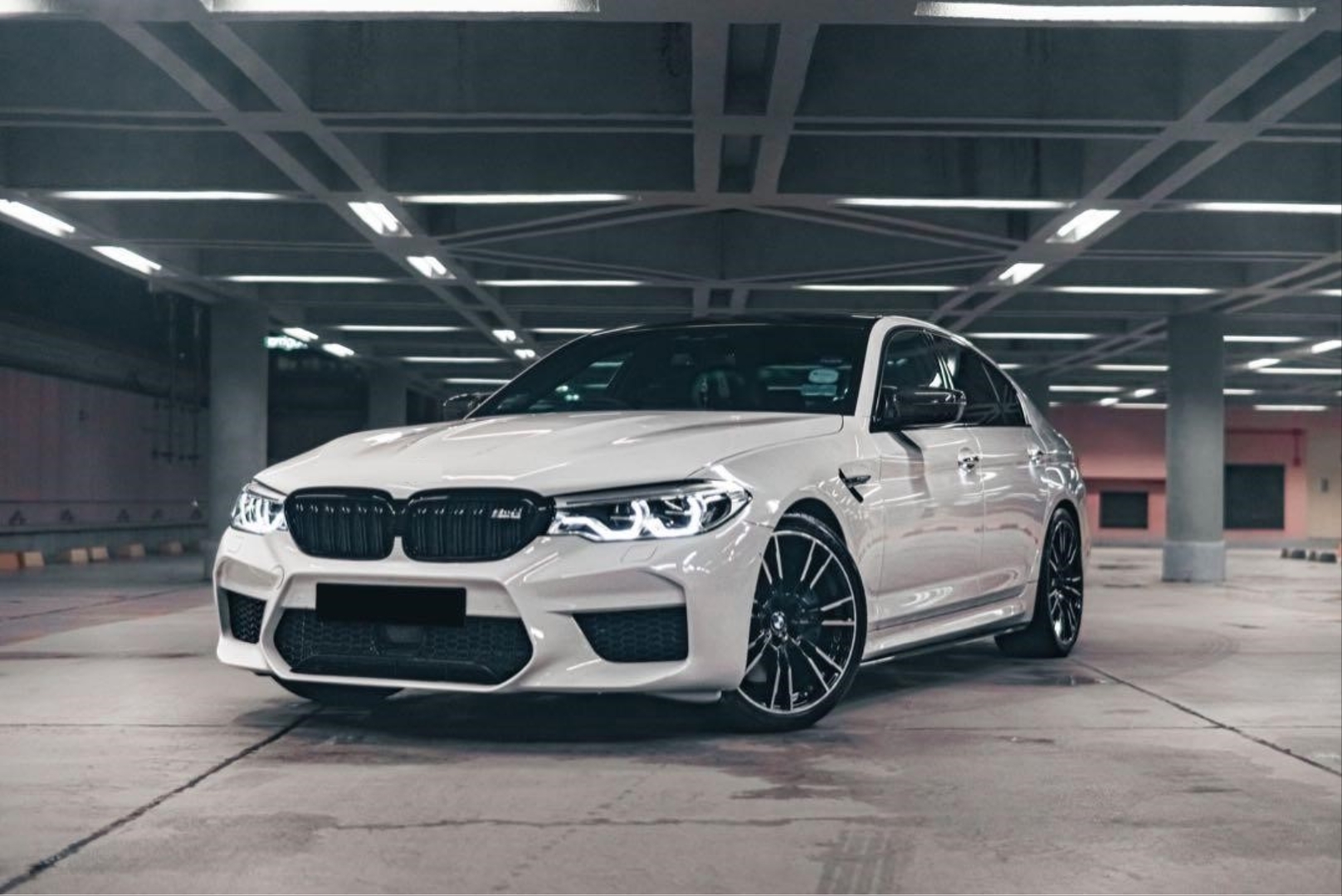 Bmw 5 SERISI G30 IÇIN UYUMLU M5 GÖRÜNÜM BODY KIT (Panjur Dahil)2017-2020